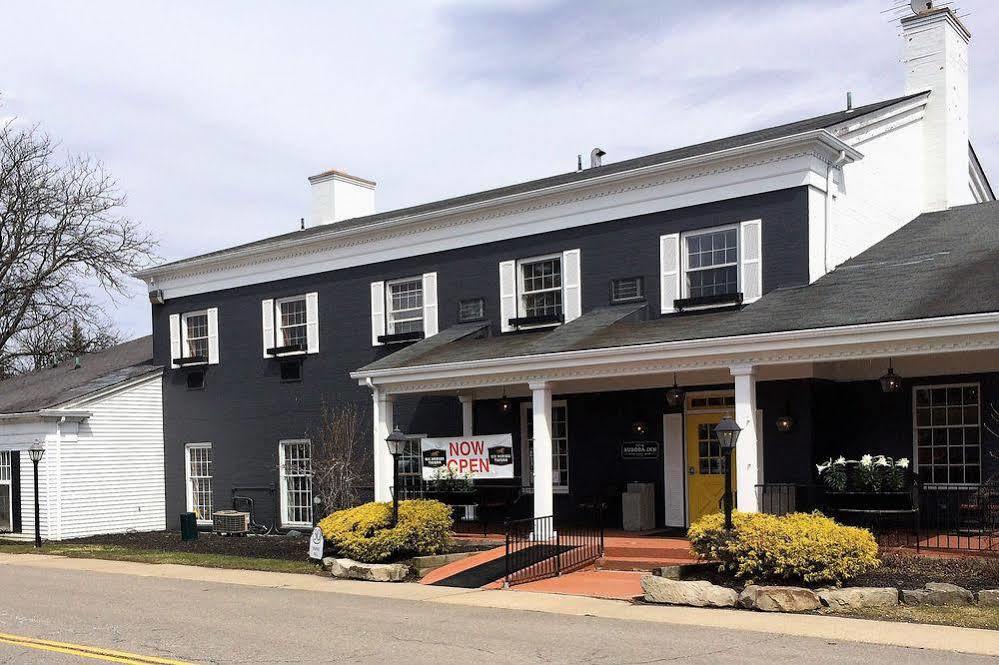 The Aurora Inn Hotel And Event Center Exterior foto